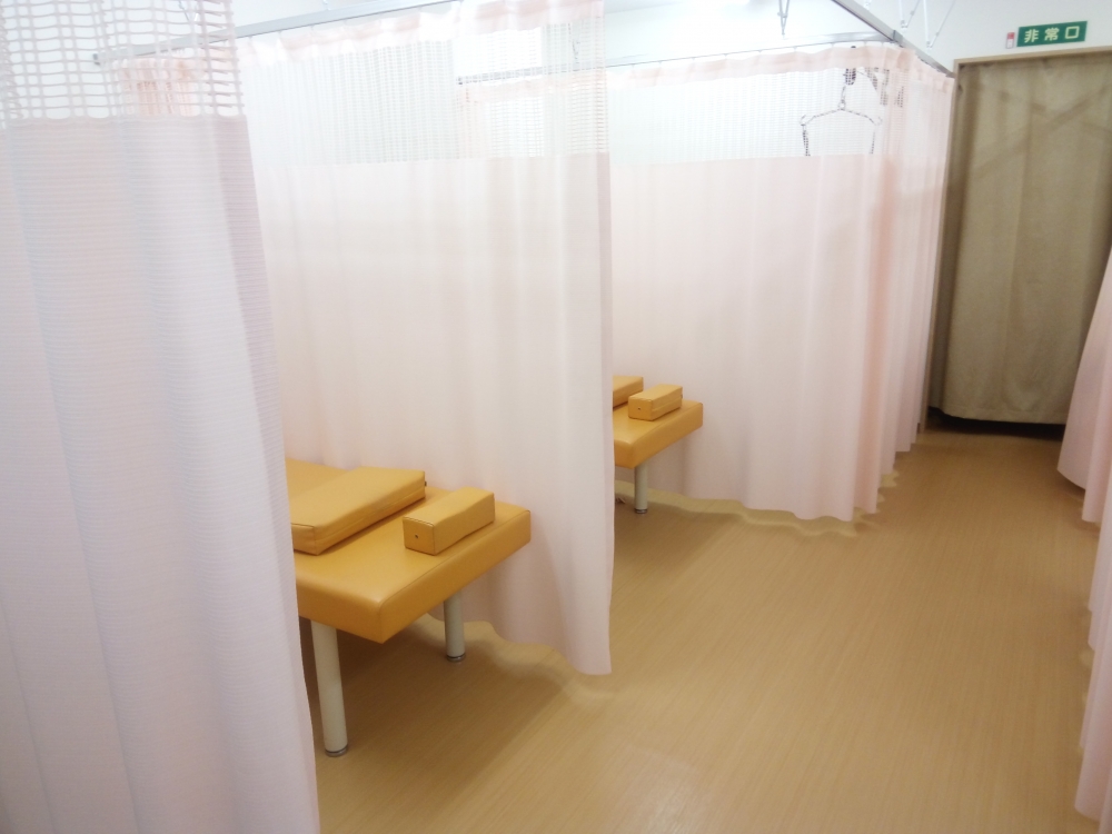となみ整骨院　施術室